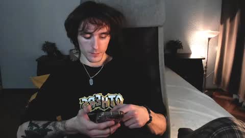 Snapshot of misterhult chatting on 12/07/24, 06:04 My name is Anton Bogatyrev online show from 12/07/24, 06:04