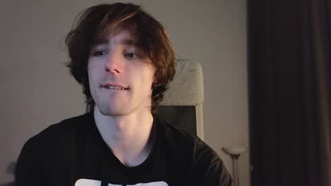 Snapshot of misterhult chatting on 12/19/24, 12:12 My name is Anton Bogatyrev online show from 12/19/24, 12:12