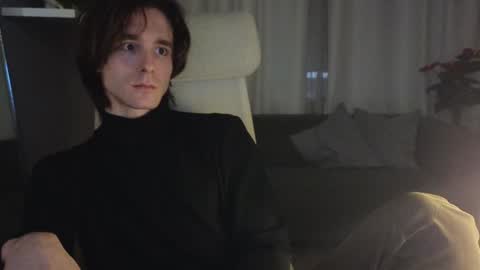 Snapshot of misterhult chatting on 01/19/25, 11:34 My name is Anton Bogatyrev online show from 01/19/25, 11:34