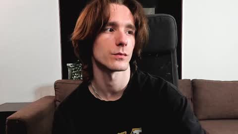 Snapshot of misterhult chatting on 03/09/25, 12:42 My name is Anton Bogatyrev online show from 03/09/25, 12:42