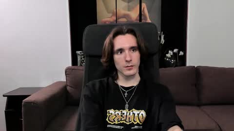 Snapshot of misterhult chatting on 03/09/25, 03:49 My name is Anton Bogatyrev online show from 03/09/25, 03:49