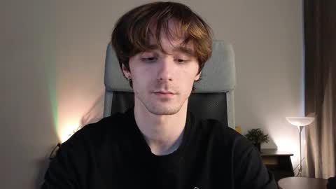 Snapshot of misterhult chatting on 10/03/25, 02:36 My name is Anton Bogatyrev online show from 10/03/25, 02:36