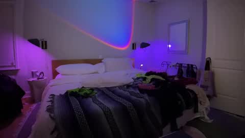 Snapshot of mistermikey24 chatting on 01/08/25, 07:34 Mikey Jerkoff online show from 01/08/25, 07:34