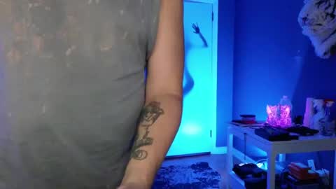 Snapshot of mistermikey24 chatting on 09/16/25, 05:30 Mikey Jerkoff online show from 09/16/25, 05:30