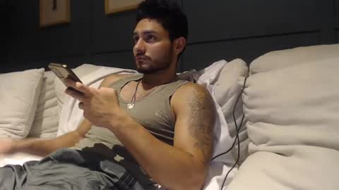 Snapshot of mistersam33 chatting on 01/12/25, 05:24 mistersam33 online show from 01/12/25, 05:24