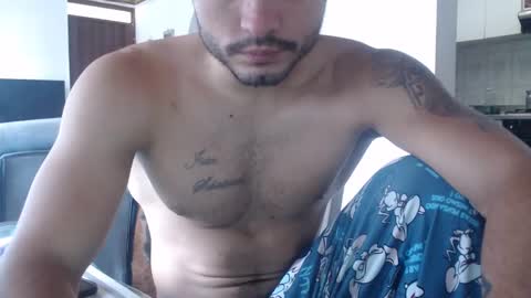 Snapshot of mistersam33 chatting on 01/28/25, 03:25 mistersam33 online show from 01/28/25, 03:25