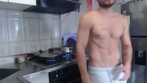 Snapshot of mistersam33 chatting on 02/10/25, 05:09 mistersam33 online show from 02/10/25, 05:09