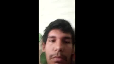 Snapshot of mistertitanx chatting on 09/19/25, 02:40 Emir online show from 09/19/25, 02:40