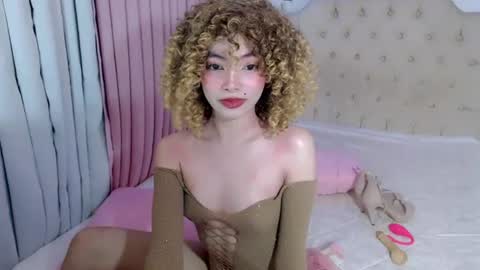 Snapshot of misterytgirl chatting on 06/22/26, 06:16 CRISHA online show from 06/22/26, 06:16