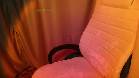 Snapshot of mistr_daria_femdom chatting on 04/10/26, 10:03 mistr_daria_femdom online show from 04/10/26, 10:03