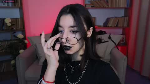 Snapshot of mistress__marcelline chatting on 09/12/25, 09:09 Marcelline online show from 09/12/25, 09:09