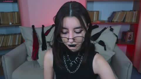 Snapshot of mistress__marcelline chatting on 09/13/25, 09:53 Marcelline online show from 09/13/25, 09:53