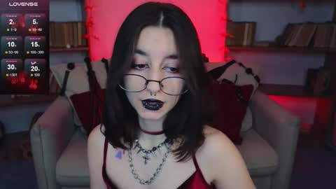 Snapshot of mistress__marcelline chatting on 09/17/25, 09:33 Marcelline online show from 09/17/25, 09:33