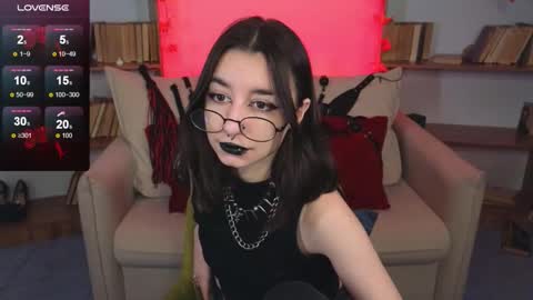 Snapshot of mistress__marcelline chatting on 09/21/25, 09:44 Marcelline online show from 09/21/25, 09:44