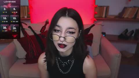 Snapshot of mistress__marcelline chatting on 10/05/25, 09:51 Marcelline online show from 10/05/25, 09:51