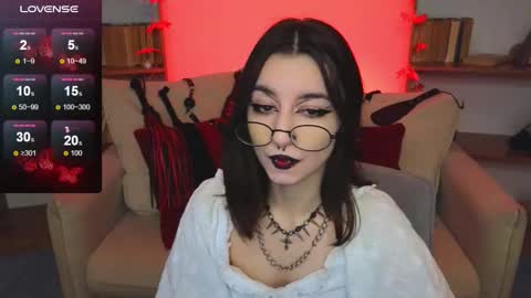 Snapshot of mistress__marcelline chatting on 10/06/25, 09:29 Marcelline online show from 10/06/25, 09:29