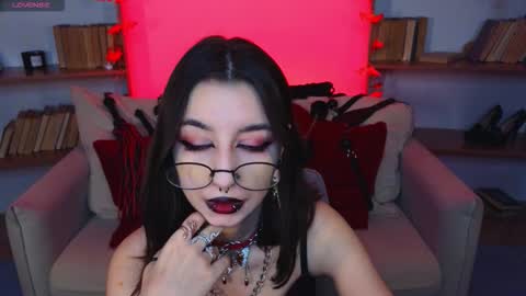 Snapshot of mistress__marcelline chatting on 10/08/25, 09:29 Marcelline online show from 10/08/25, 09:29