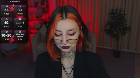 Snapshot of mistress__marcelline chatting on 06/17/26, 01:30 Marcelline online show from 06/17/26, 01:30