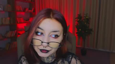 Snapshot of mistress__marcelline chatting on 06/25/26, 02:44 Marcelline online show from 06/25/26, 02:44
