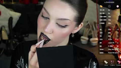 Snapshot of mistress_darsy chatting on 04/11/26, 07:45 Darsy online show from 04/11/26, 07:45