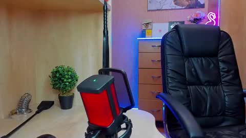 Mistress Kristi online show from 02/06/25, 07:51