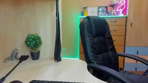 Mistress Kristi online show from 02/28/25, 05:59