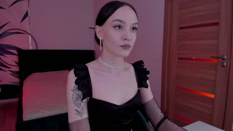 Snapshot of mistress_mialibra chatting on 12/25/24, 06:09 Mistress Mia online show from 12/25/24, 06:09