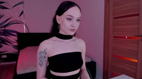 Snapshot of mistress_mialibra chatting on 01/26/25, 12:37 Mistress Mia online show from 01/26/25, 12:37