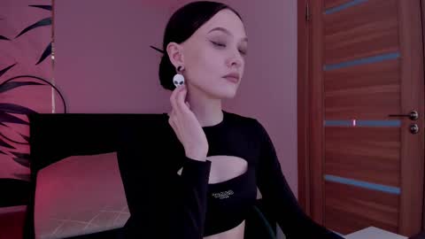 Snapshot of mistress_mialibra chatting on 02/22/25, 10:40 Mistress Mia online show from 02/22/25, 10:40