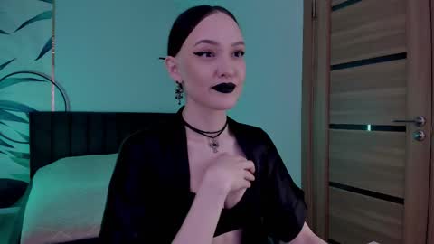 Snapshot of mistress_mialibra chatting on 10/16/25, 02:01 Mistress Mia online show from 10/16/25, 02:01