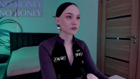 Snapshot of mistress_mialibra chatting on 11/07/25, 04:45 Mistress Mia online show from 11/07/25, 04:45