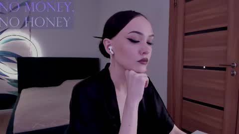 Snapshot of mistress_mialibra chatting on 12/02/25, 01:44 Mistress Mia online show from 12/02/25, 01:44