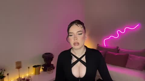 Snapshot of mistress_of_hearts chatting on 06/27/26, 03:17 Mia online show from 06/27/26, 03:17