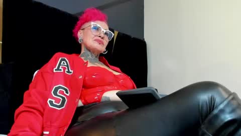 Snapshot of mistress_sandy chatting on 06/14/26, 08:11 Sandy Mistress online show from 06/14/26, 08:11