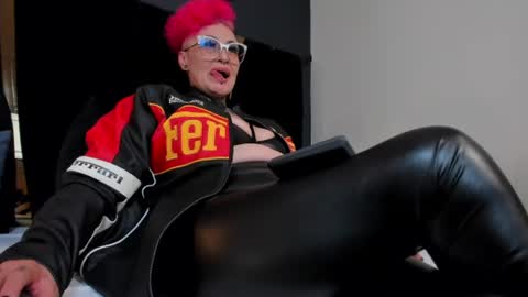 Snapshot of mistress_sandy chatting on 07/02/26, 11:00 Sandy Mistress online show from 07/02/26, 11:00