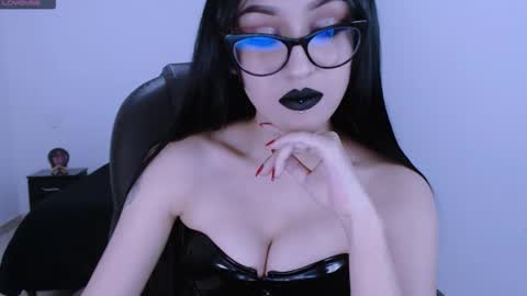 Snapshot of mistress_zafirah chatting on 03/14/26, 01:01 Mistress online show from 03/14/26, 01:01