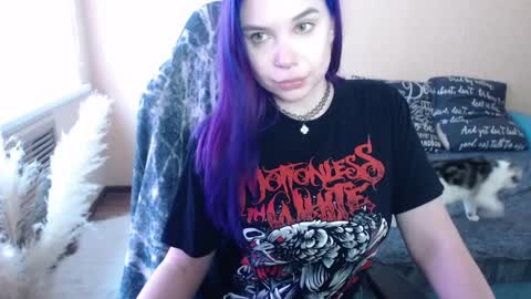 Miss Bailey online show from 04/07/26, 07:42