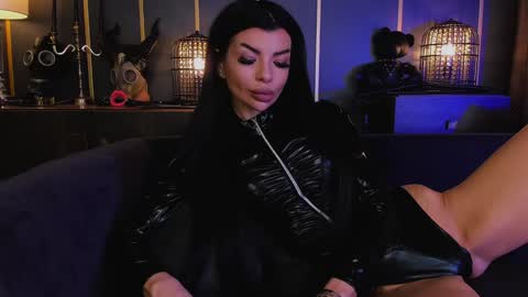 Snapshot of mistresselenia chatting on 12/15/24, 11:23 Elenia online show from 12/15/24, 11:23