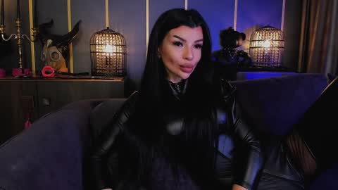 Snapshot of mistresselenia chatting on 02/02/25, 02:02 Elenia online show from 02/02/25, 02:02