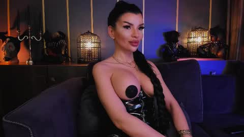Snapshot of mistresselenia chatting on 02/23/25, 12:27 Elenia online show from 02/23/25, 12:27