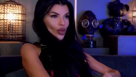 Snapshot of mistresselenia chatting on 09/13/25, 11:43 Elenia online show from 09/13/25, 11:43