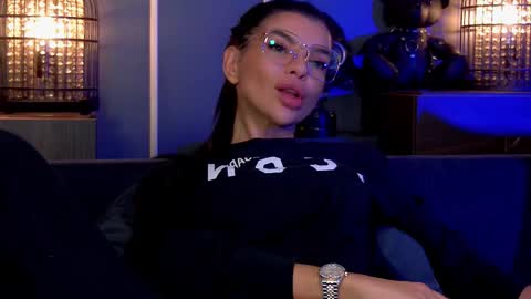 Snapshot of mistresselenia chatting on 10/16/25, 11:44 Elenia online show from 10/16/25, 11:44