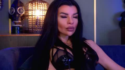 Elenia online show from 02/03/26, 02:11