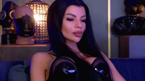 Snapshot of mistresselenia chatting on 03/18/26, 01:58 Elenia online show from 03/18/26, 01:58