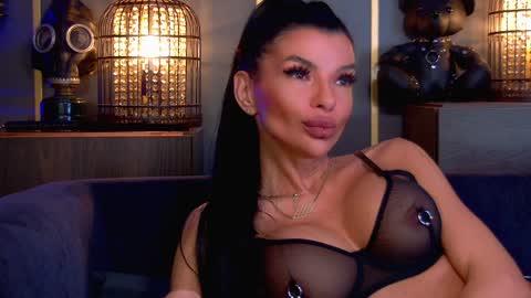 Snapshot of mistresselenia chatting on 04/09/26, 12:32 Elenia online show from 04/09/26, 12:32