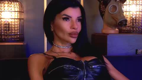 Elenia online show from 07/04/26, 09:59