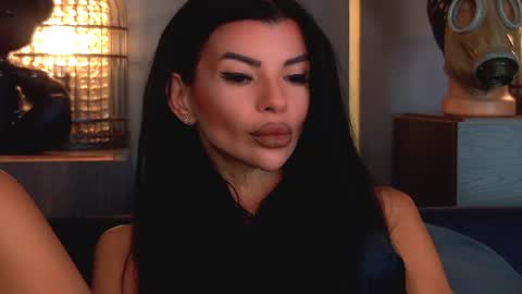 Elenia online show from 07/24/26, 09:07