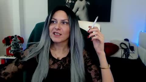 Snapshot of mistressevelyn_ chatting on 12/20/24, 12:05 MistressEvelyn  online show from 12/20/24, 12:05