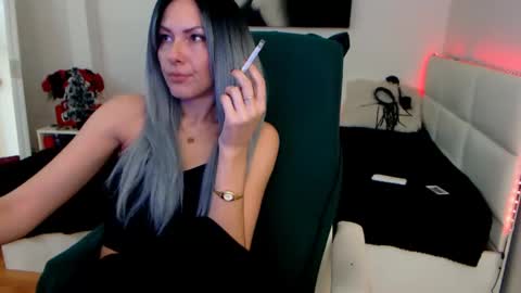 Snapshot of mistressevelyn_ chatting on 12/22/24, 05:56 MistressEvelyn  online show from 12/22/24, 05:56