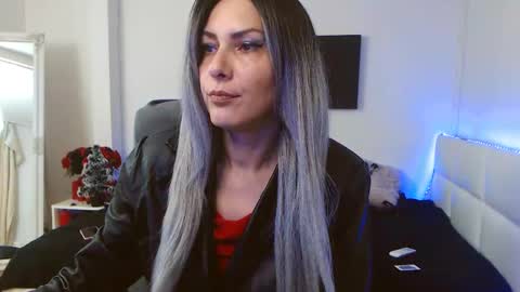 Snapshot of mistressevelyn_ chatting on 01/09/25, 05:34 MistressEvelyn  online show from 01/09/25, 05:34